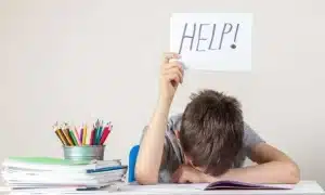 Niño con dificultades de aprendizaje